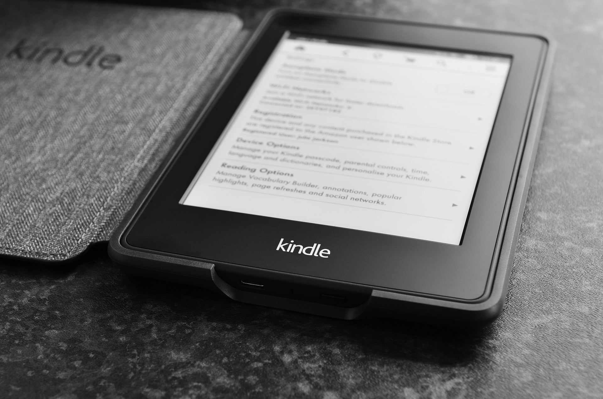 Accessoires Kindle : lesquels choisir pour bien profiter de sa liseuse ?